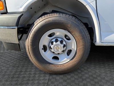 2025 Chevrolet Express Cargo WT