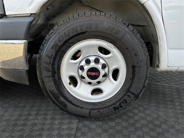 2017 GMC Savana Cutaway 3500 Base