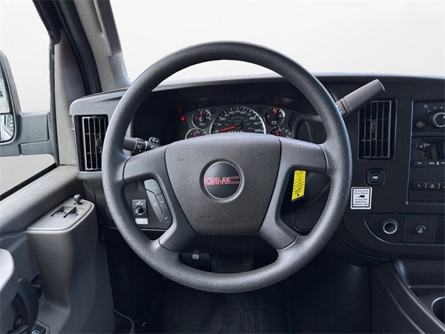 2022 GMC Savana Cutaway 3500 Base