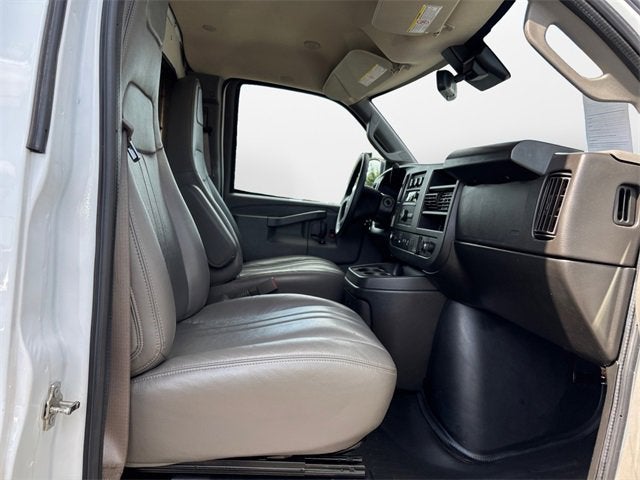 2022 GMC Savana Cutaway 3500 Base