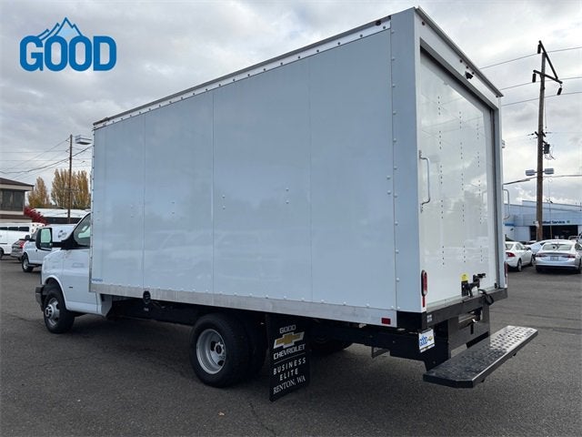 2023 GMC Savana Cutaway 3500 1WT