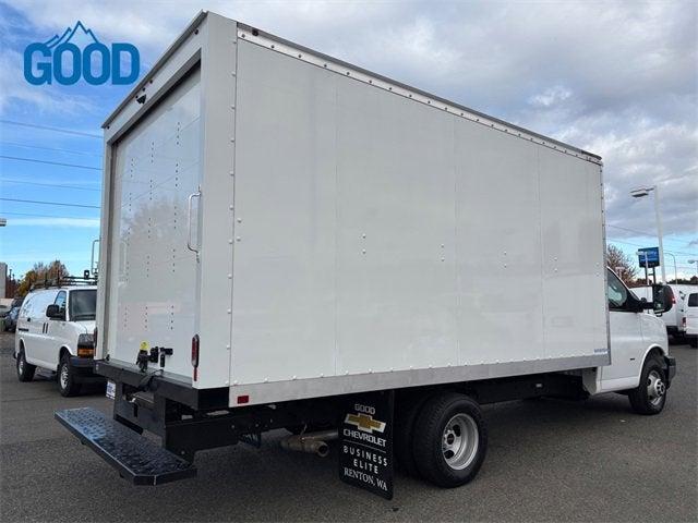 2023 GMC Savana Cutaway 3500 1WT