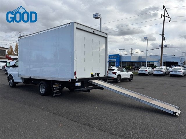 2023 GMC Savana Cutaway 3500 1WT