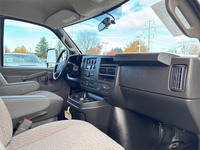 2023 GMC Savana Cutaway 3500 1WT