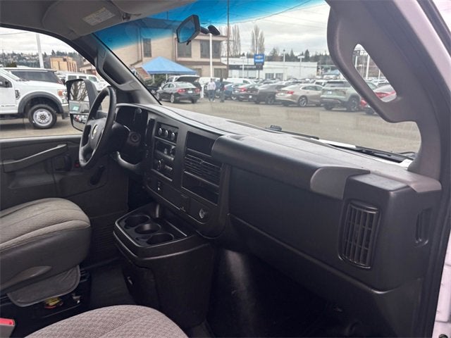 2017 Chevrolet Express Cutaway 3500 Base