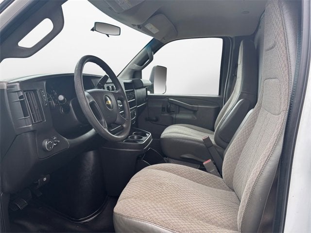 2017 Chevrolet Express Cutaway 3500 Base
