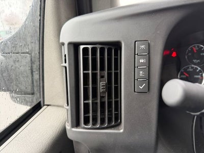 2025 Chevrolet Express Cutaway 3500 1WT