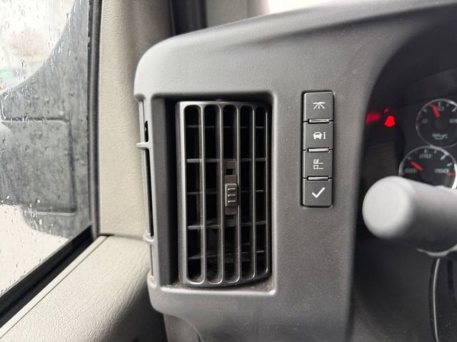 2025 Chevrolet Express Cutaway 3500 1WT