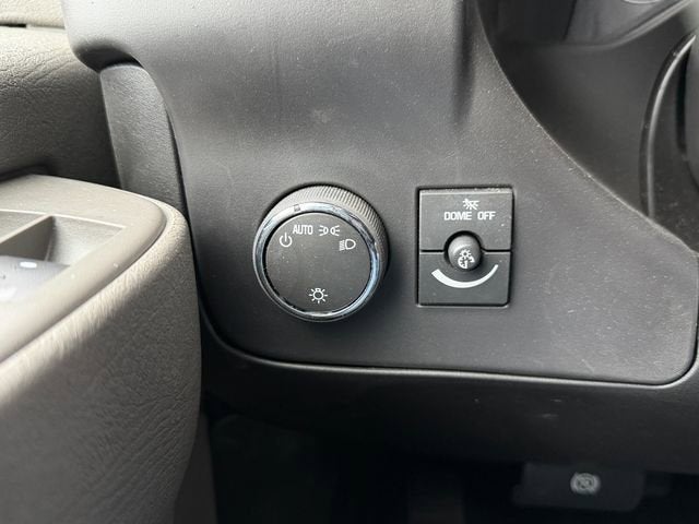 2025 Chevrolet Express Cutaway 3500 1WT