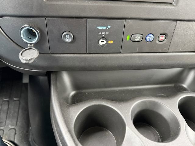 2025 Chevrolet Express Cutaway 3500 1WT