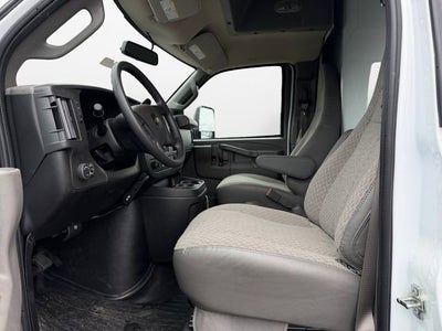 2025 Chevrolet Express Cutaway 3500 1WT