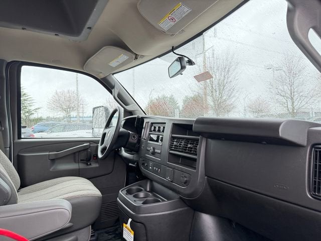 2025 Chevrolet Express Cutaway 3500 1WT