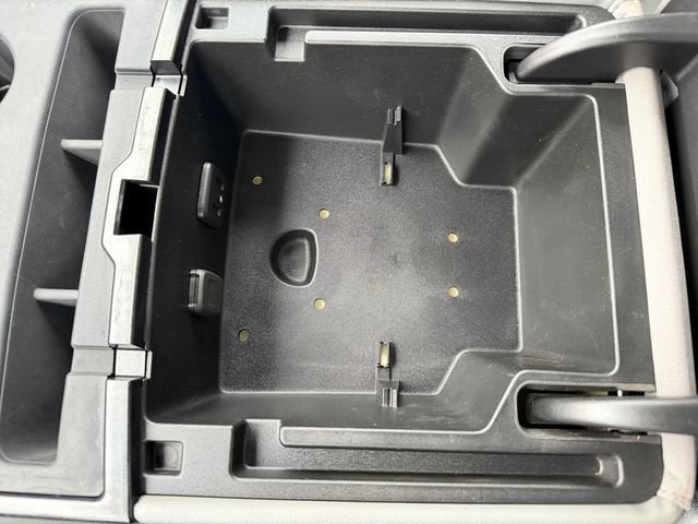 2022 INTERNATIONAL CV515 Base