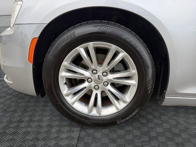 2016 Chrysler 300 300C