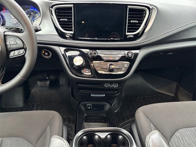 2024 Chrysler Pacifica Touring