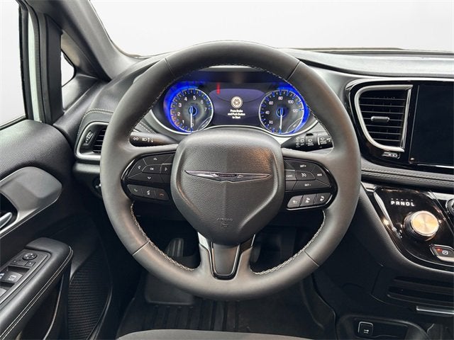 2024 Chrysler Pacifica Touring