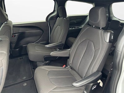 2024 Chrysler Pacifica Touring