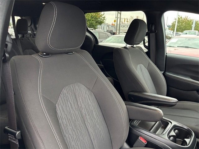 2024 Chrysler Pacifica Touring