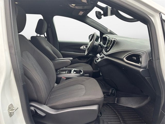 2024 Chrysler Pacifica Touring