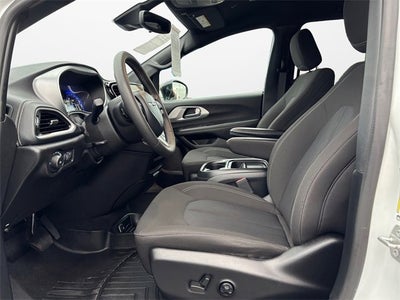 2024 Chrysler Pacifica Touring