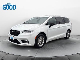 2024 Chrysler Pacifica Touring