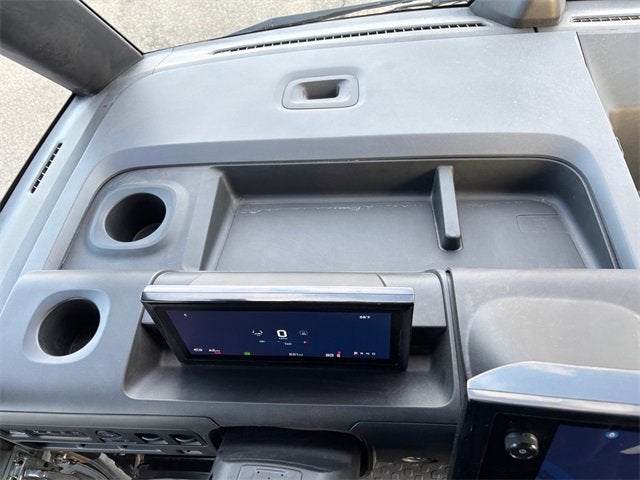 2024 BrightDrop Zevo 400 EJY