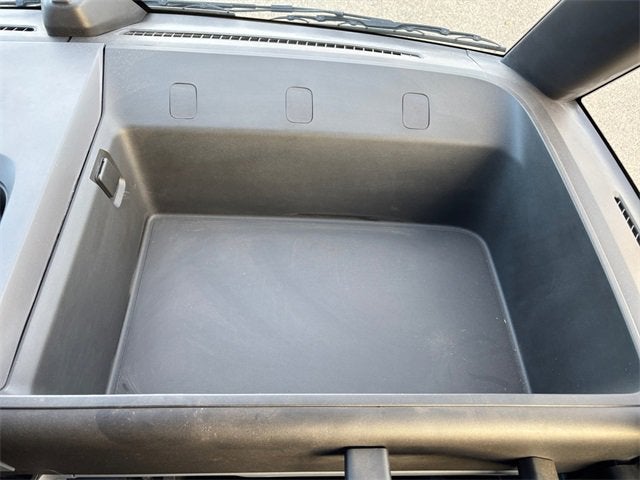 2024 BrightDrop Zevo 400 EJY