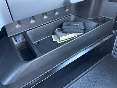 2024 BrightDrop Zevo 400 EJY