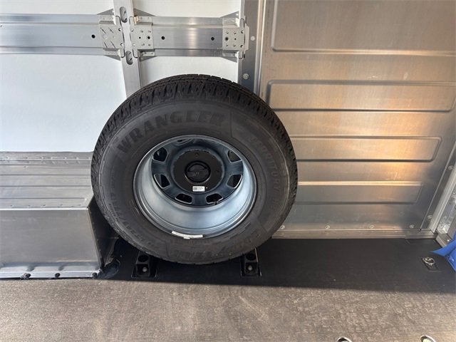 2024 BrightDrop Zevo 400 EJY