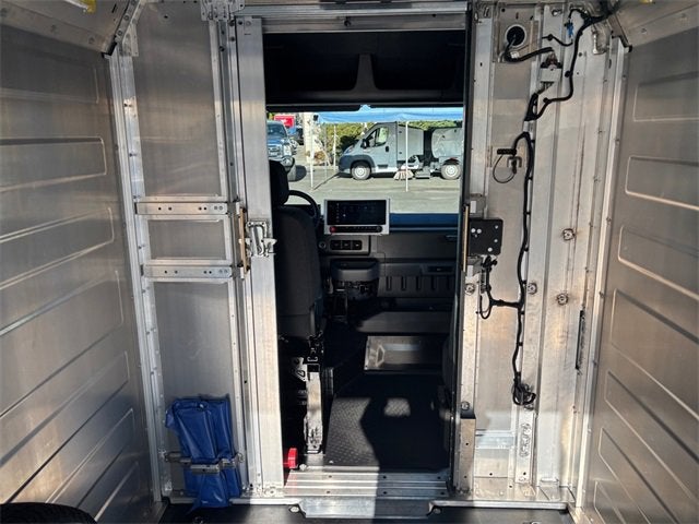 2024 BrightDrop Zevo 400 EJY