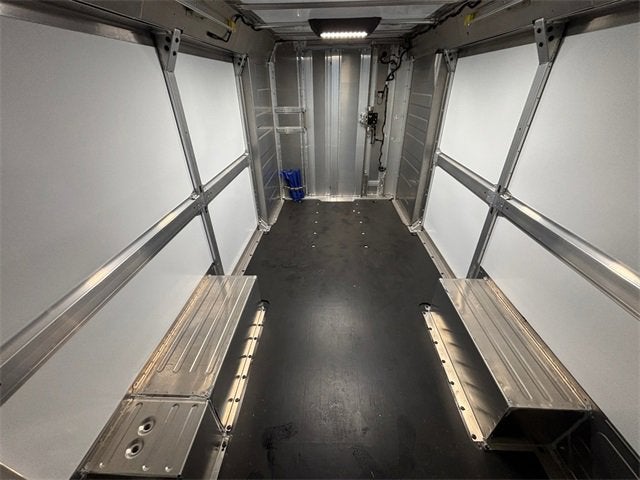 2024 BrightDrop Zevo 600 EJY