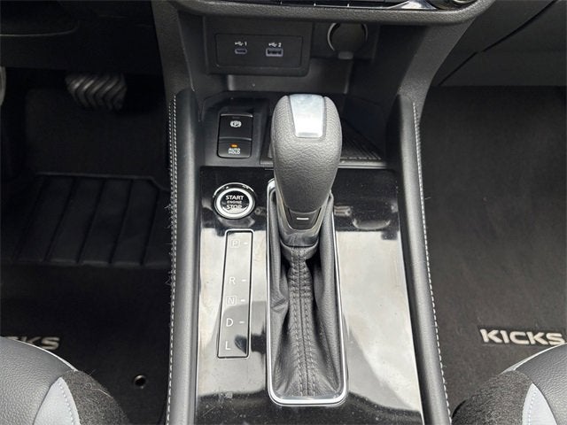 2023 Nissan Kicks SR