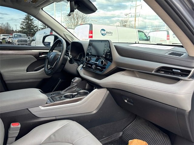 2022 Toyota Highlander Hybrid Limited