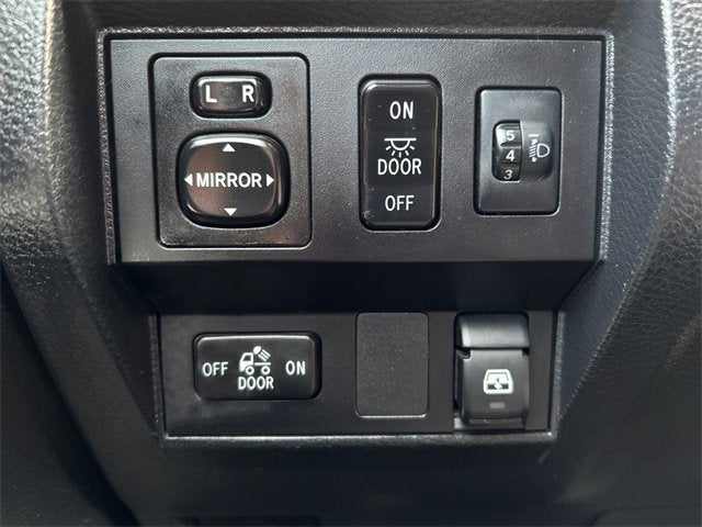 2017 Toyota Tundra 4WD SR5