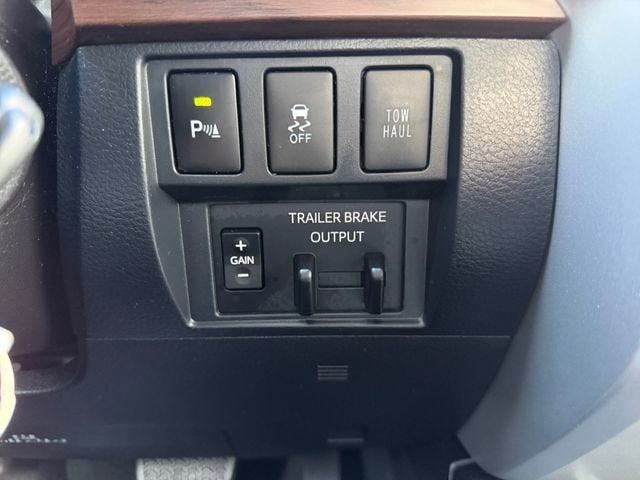 2018 Toyota Tundra 4WD SR5