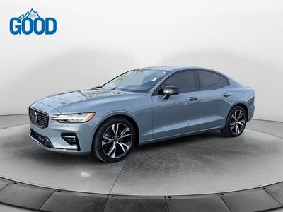 2024 Volvo S60 Core Dark Theme