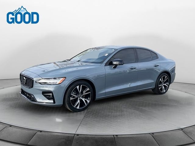 2024 Volvo S60 Core Dark Theme