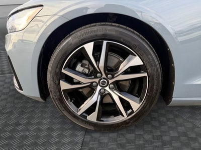 2024 Volvo S60 Core Dark Theme