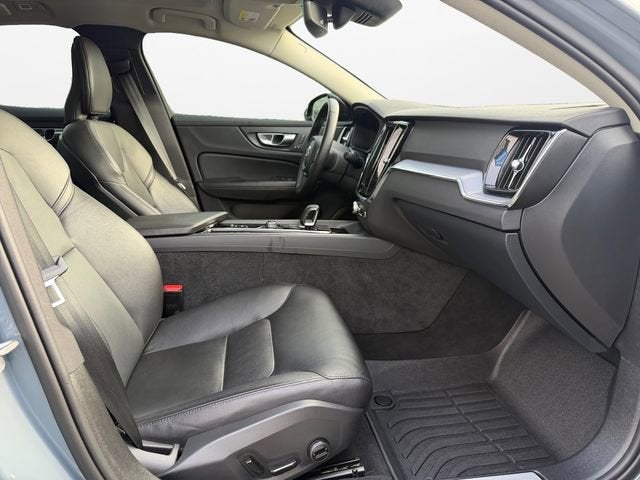 2024 Volvo S60 Core Dark Theme