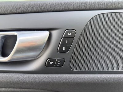 2024 Volvo S60 Core Dark Theme