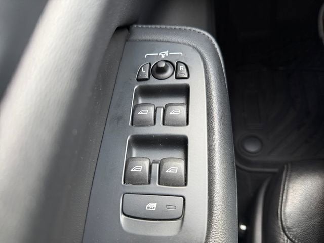 2024 Volvo S60 Core Dark Theme