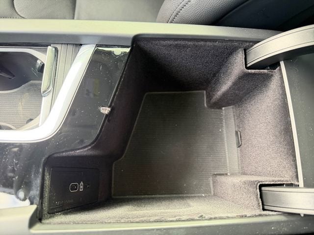 2024 Volvo S60 Core Dark Theme