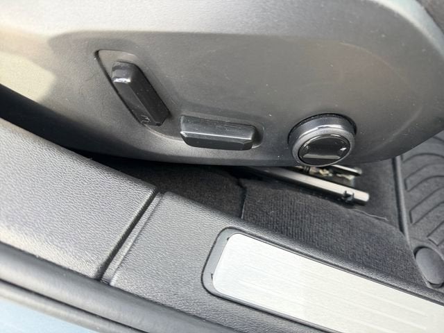2024 Volvo S60 Core Dark Theme