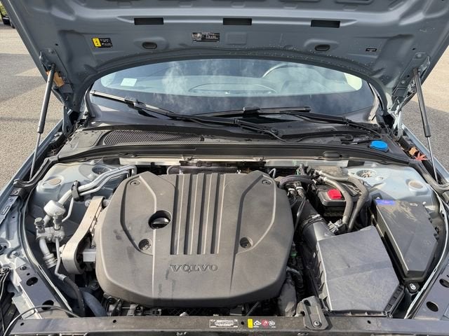2024 Volvo S60 Core Dark Theme