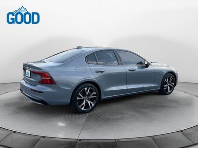 2024 Volvo S60 Core Dark Theme