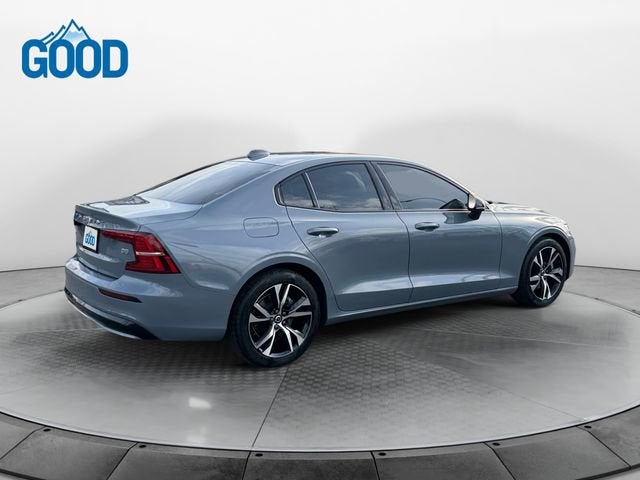 2024 Volvo S60 Core Dark Theme