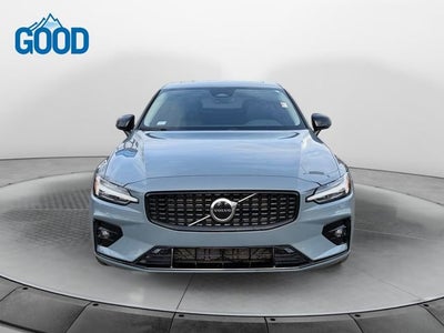 2024 Volvo S60 Core Dark Theme