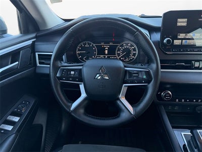 2024 Mitsubishi Outlander SE