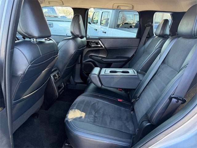 2024 Mitsubishi Outlander SE