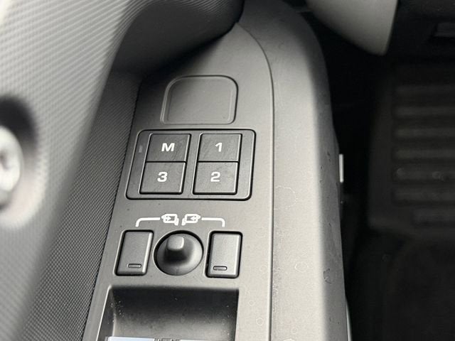 2025 Land Rover Defender S